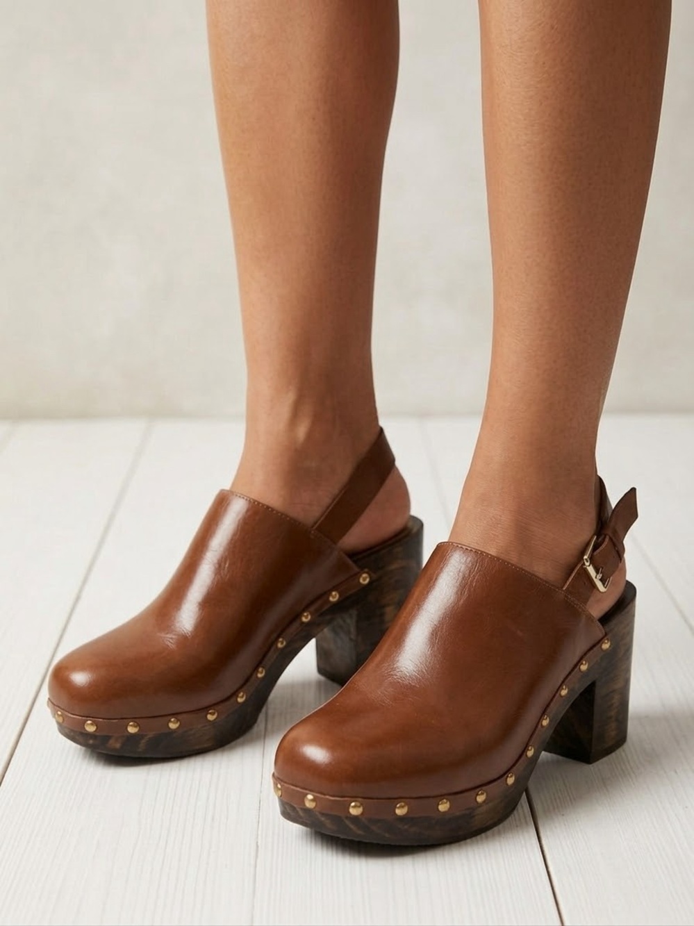 NWOB Matisse Liberty Cognac Leather Studded Clog Heels wooden heel size 8
